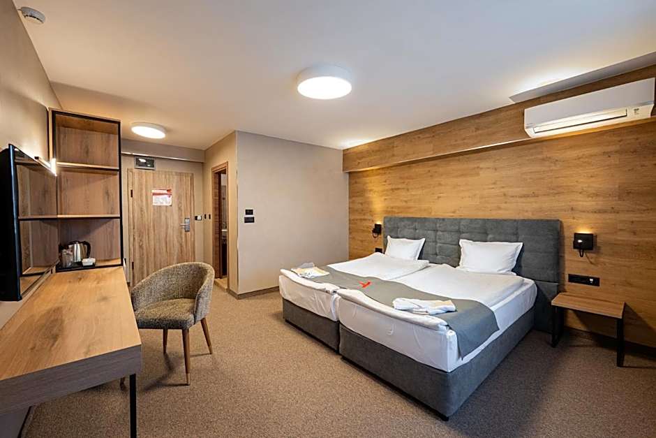 Avenue Hotel