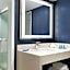 Holiday Inn Express Williamsbrg Busch Gardens Area By IHG