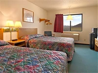 Super 8 by Wyndham Batesville