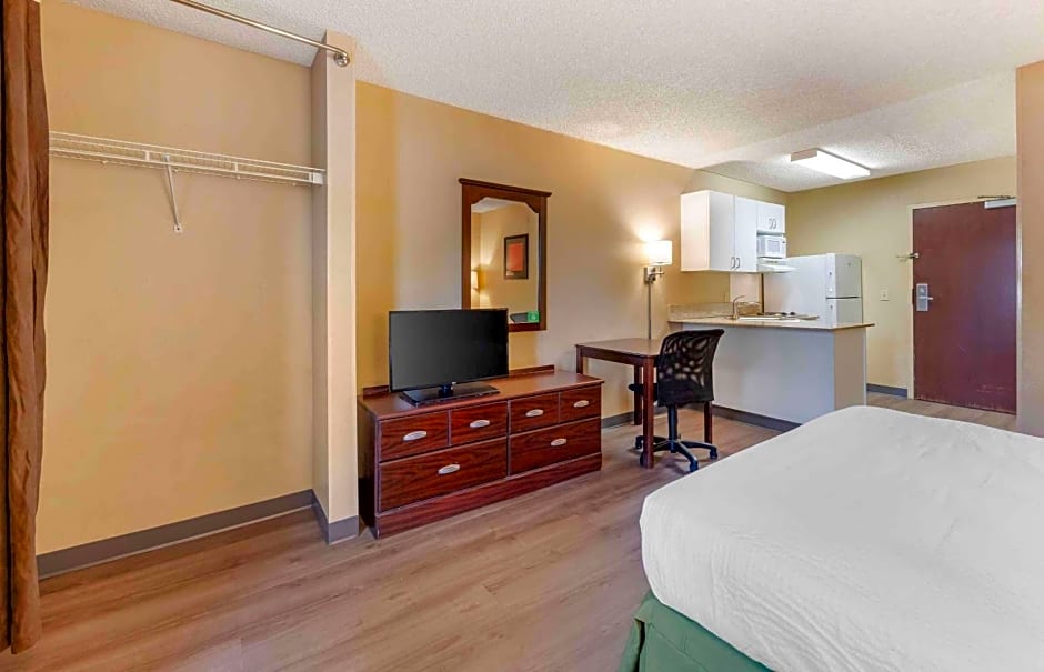 Extended Stay America Suites - Los Angeles - Ontario Airport