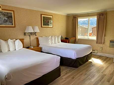 Double Room with Two Double Beds - Non-Smoking