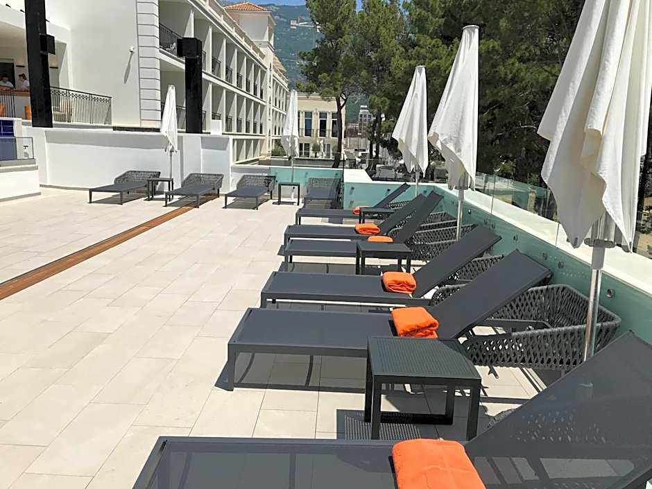 Crowne Plaza Budva by IHG