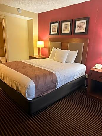 Queen Room - Accessible/Nonsmoking