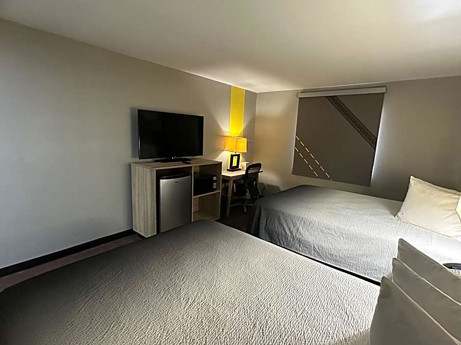 Super 8 by Wyndham Fort Scott