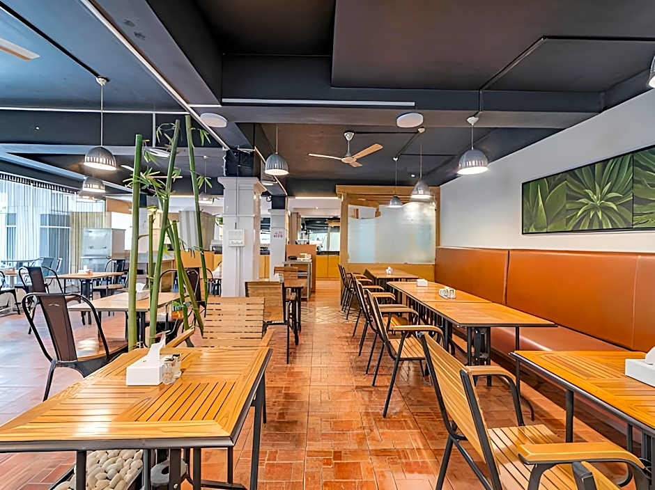 Hotel Athome & Serviced Apartments By Deccan Serai Hotels