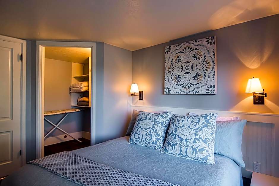 Photo 1 of 6 of Deluxe Family Suite