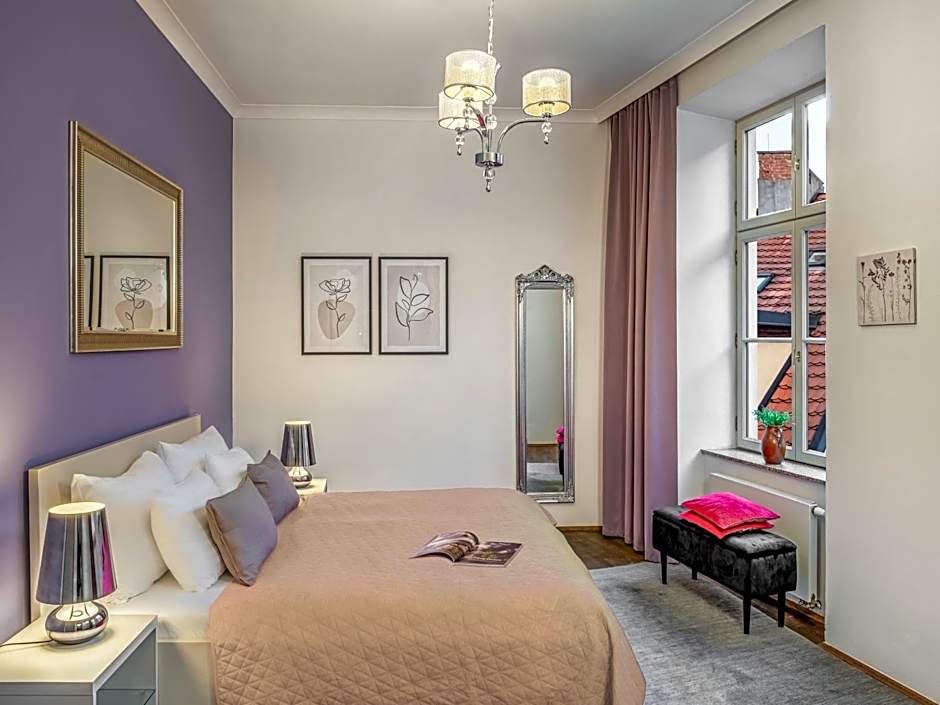 4 Arts Apartments by Adrez