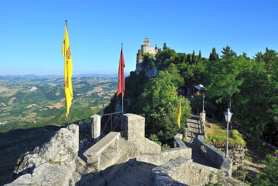 Hotel Titano