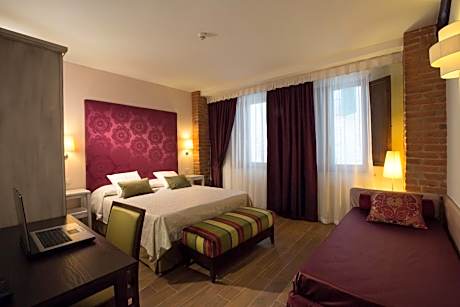 Superior Double or Twin Room with No View