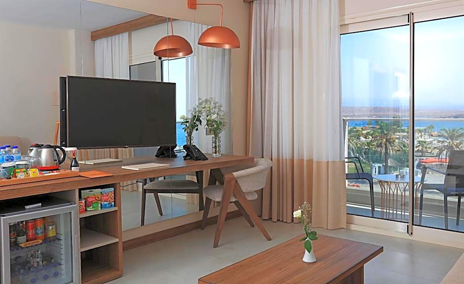 Photo 1 of 5 of 2 Bedroom Suite, Sea View