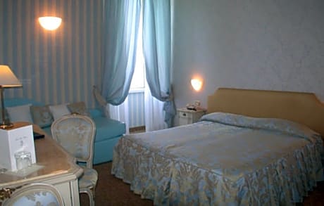 Double or Twin Room, Lake View (2 Twin Beds)