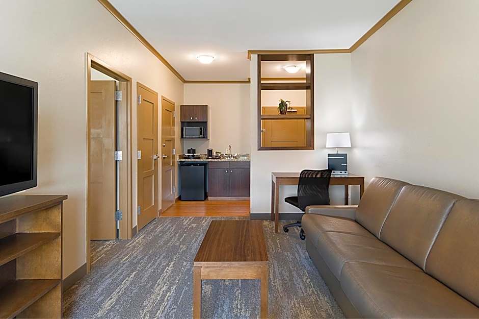 ClubHouse Hotel and Suites Pierre