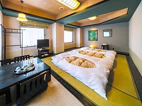 Corner Japanese Style Room