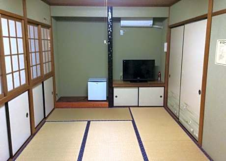 Japanese-Style Quadruple Room