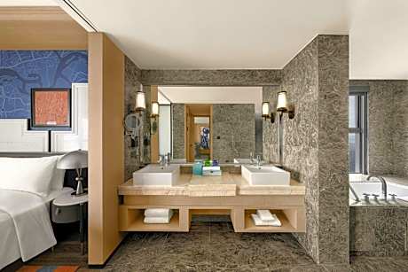 Executive King Suite with Club Lounge Access
