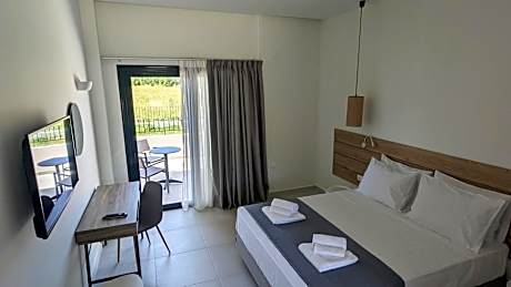 Double Room - Disability Access with side Sea View