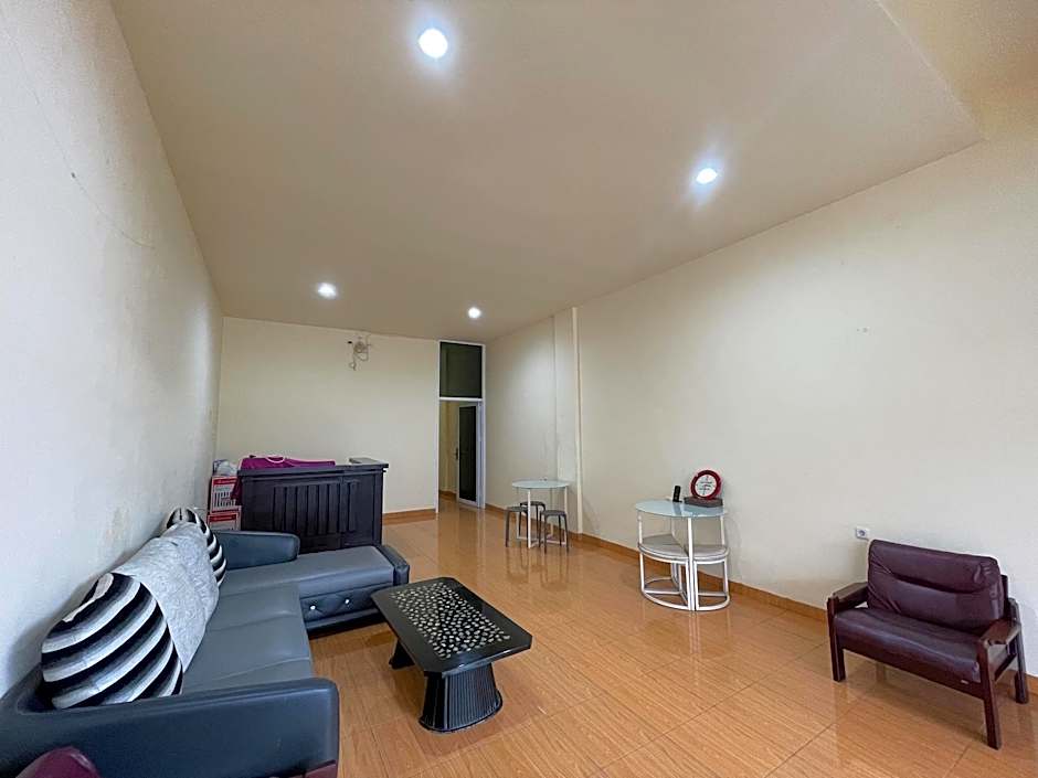 Ramelau near AP Pettarani By RedDoorz – Makassar, CA