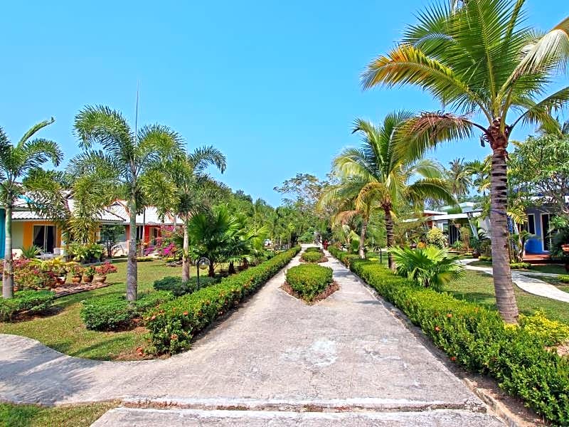 Maikhao Home Garden Bungalow