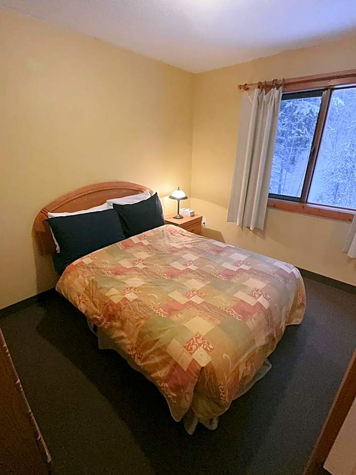 Photo 1 of 1 of Double Room with Shared Bathroom