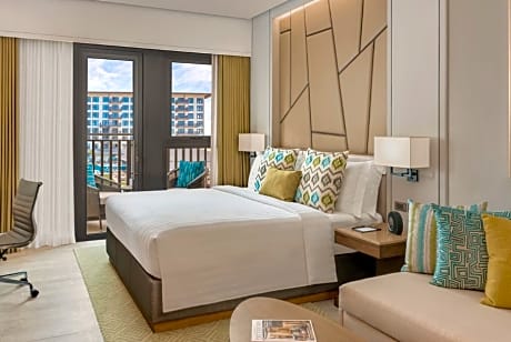 D'LUXE ROOM KING POOL VIEW