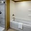 Holiday Inn Express & Suites Sandusky By IHG