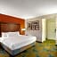 La Quinta Inn & Suites by Wyndham Auburn Worcester