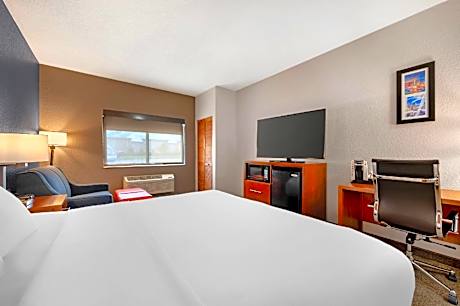 1 King Bed, Nonsmoking