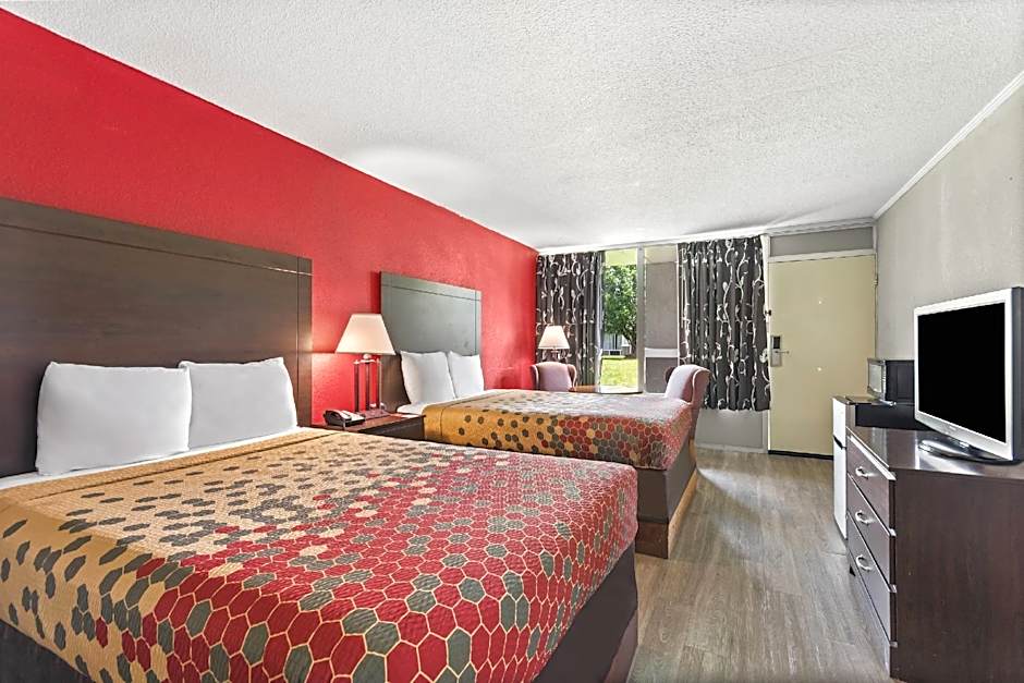 Photo 1 of 6 of 2 Double Beds, Accessible
