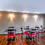 HomeTowne Studios by Red Roof Richmond - Airport Sandston