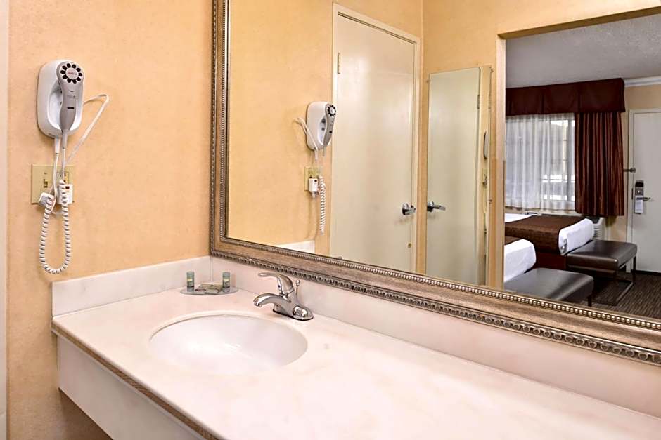 Best Western Hollywood Plaza Inn-Hollywood Walk of Fame Hotel-LA
