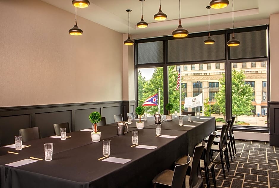 Doubletree By Hilton Youngstown Downtown