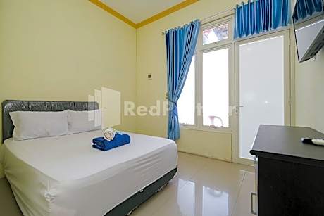 Grand Kencana Guesthouse Syariah near Wisata Bahari Lamongan Mitra RedDoorz