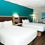 La Quinta Inn & Suites by Wyndham Albuquerque Airport