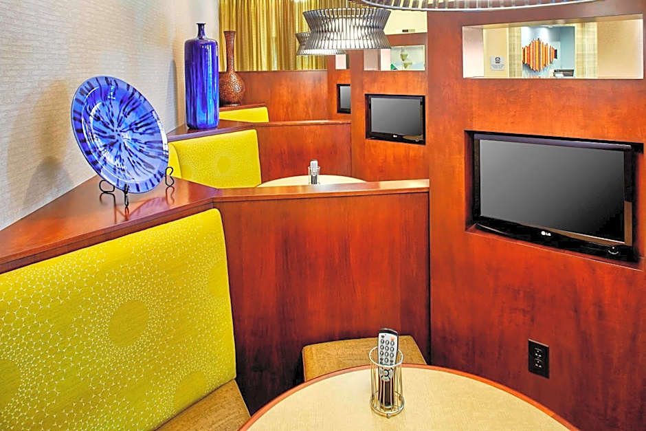 Courtyard by Marriott Hamilton