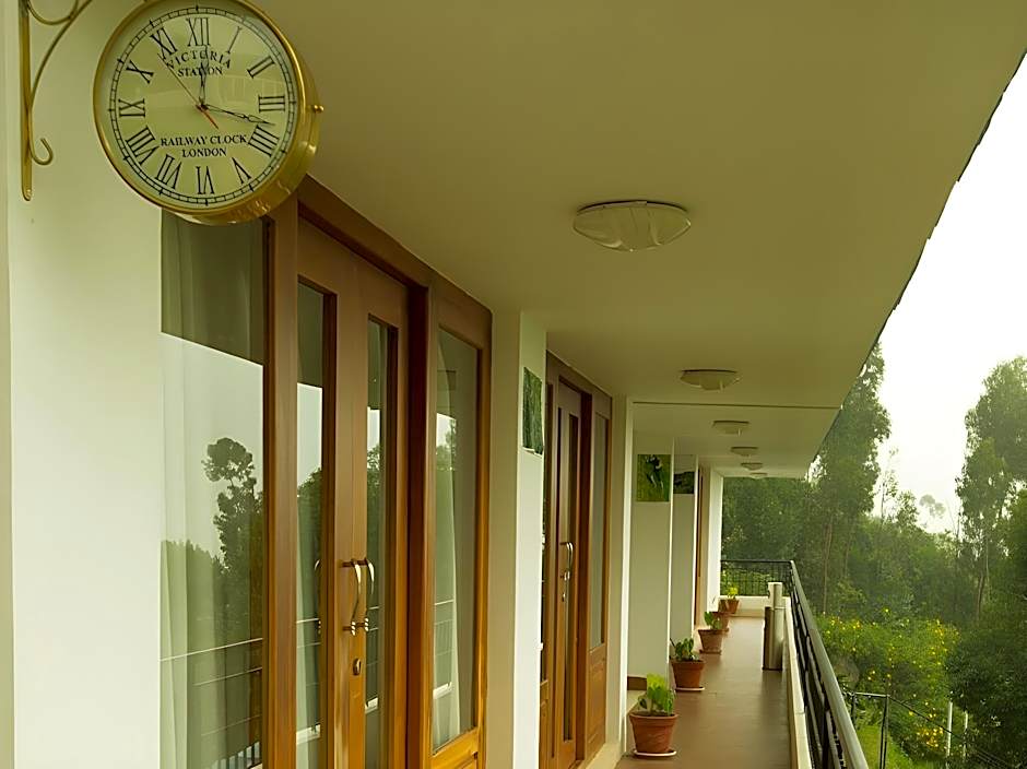 Mount 'n' Mist Hotel