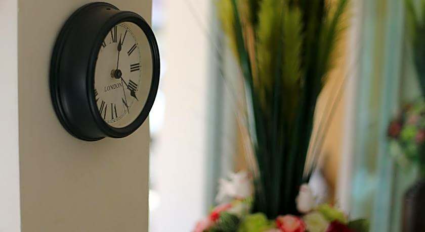 Takanta Place Aparthotel