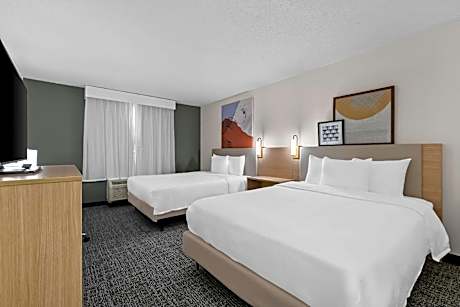 Queen Room with Two Queen Beds and Accessible Tub - Mobility and Hearing Access