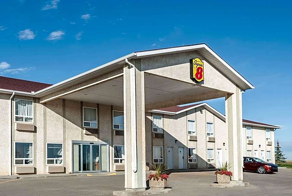 Super 8 by Wyndham Three Hills AB