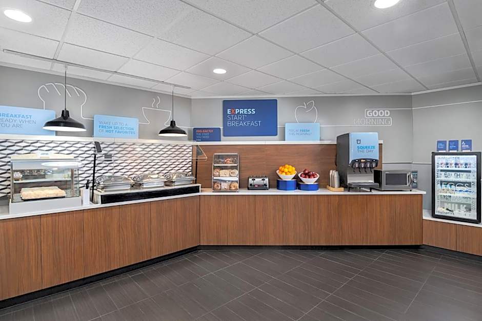 Holiday Inn Express Hotel & Suites Bentonville By IHG