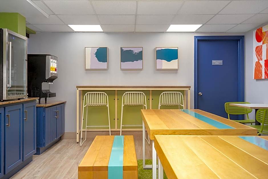 Spark by Hilton Brockville