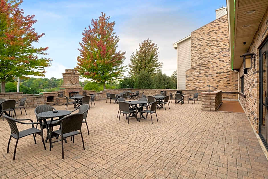 Antioch Hotel & Suites