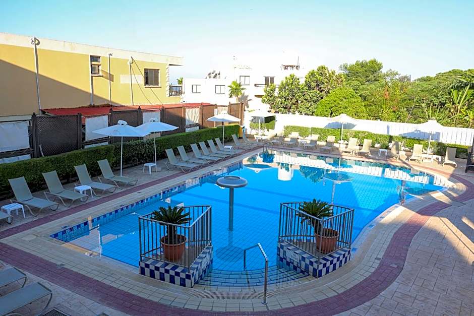 Senator Hotel Apartments
