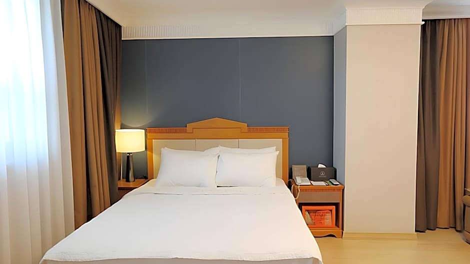 Empire Tourist Hotel