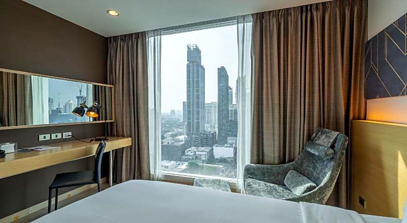 VELA Dhi GLOW Pratunam