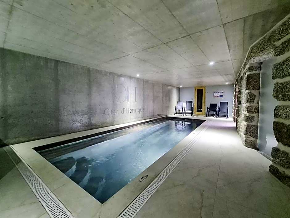 Casa d'Henrique Retreat Pool and Spa