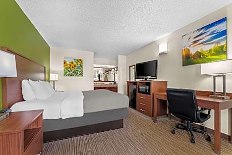 1 King Bed Nonsmoking