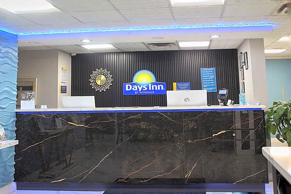 Days Inn by Wyndham Marianna