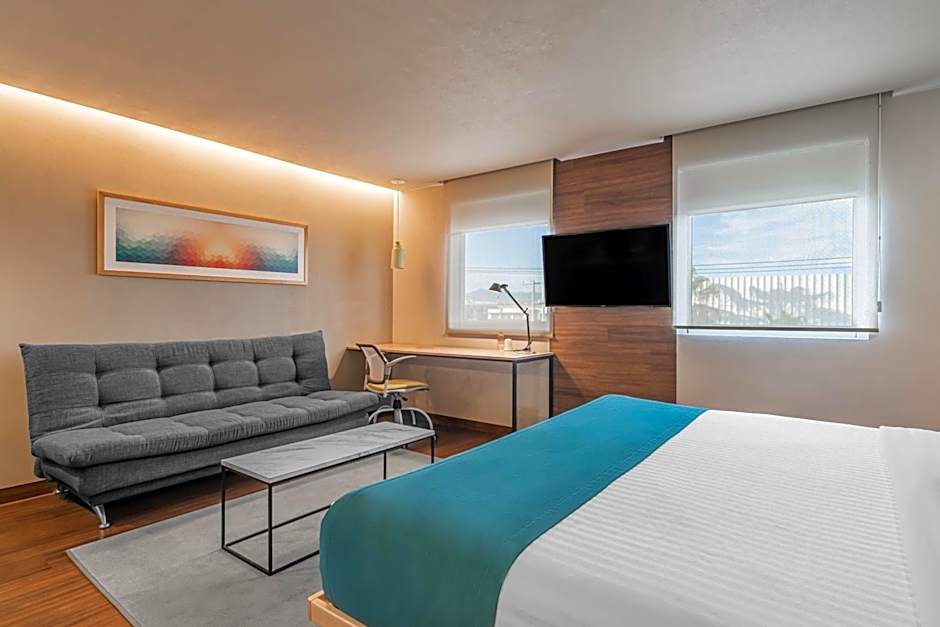 City Express Suites by Marriott Queretaro