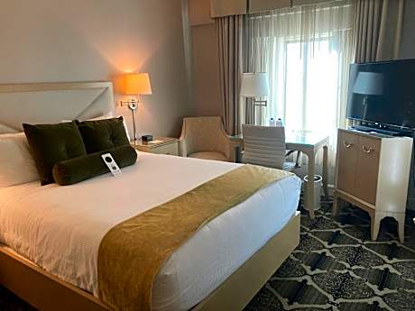 Small Queen Room