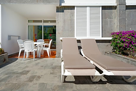 double standard with terrace 4 adults